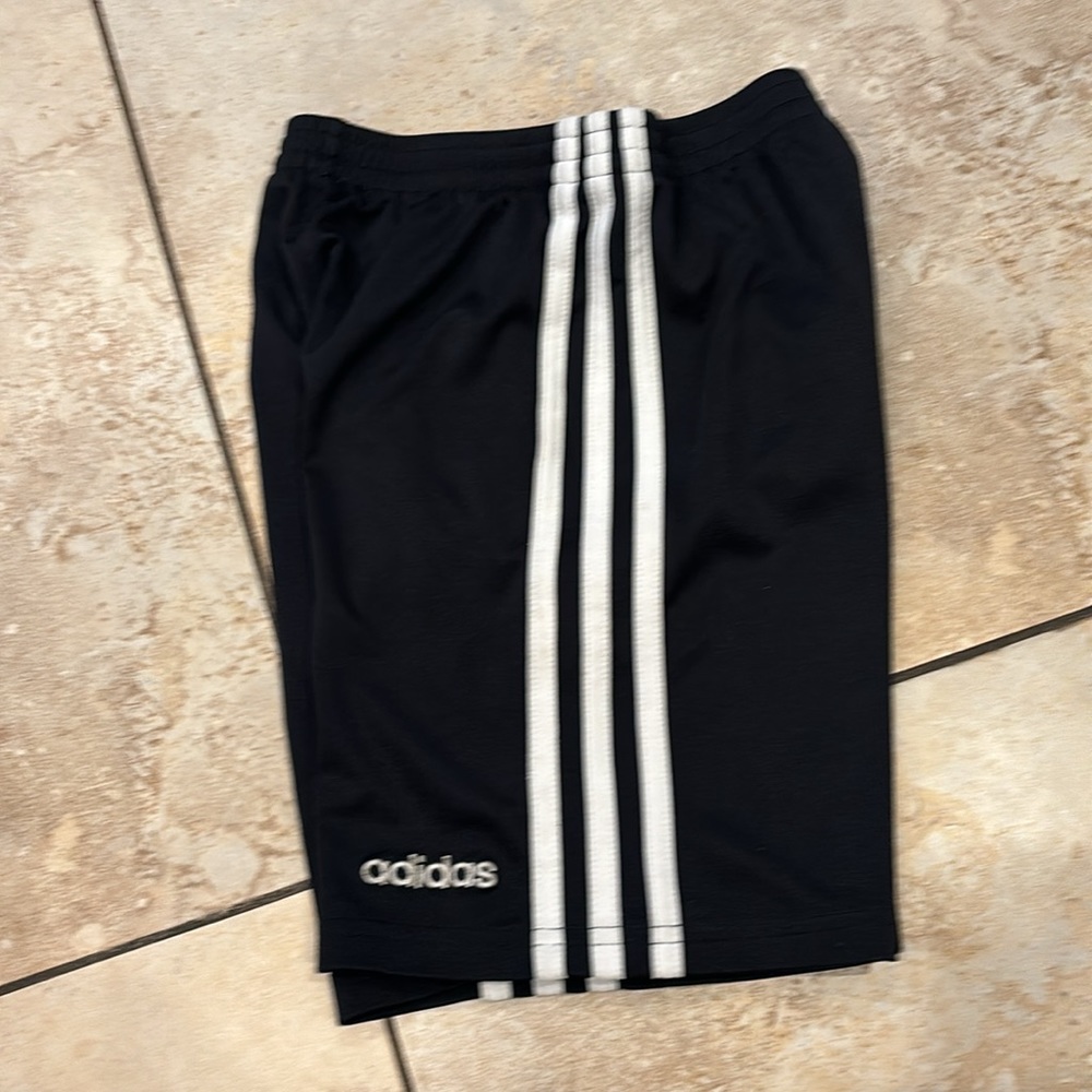 Adidas Shorts Boys size 6 - Picture 5 of 6